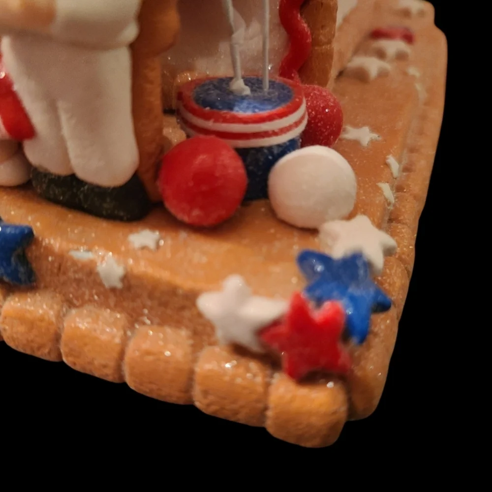 Patriotic LED 4th of July AMERICANA Gingerbread House Stars & Stripes Lighted - Picture 10 of 13